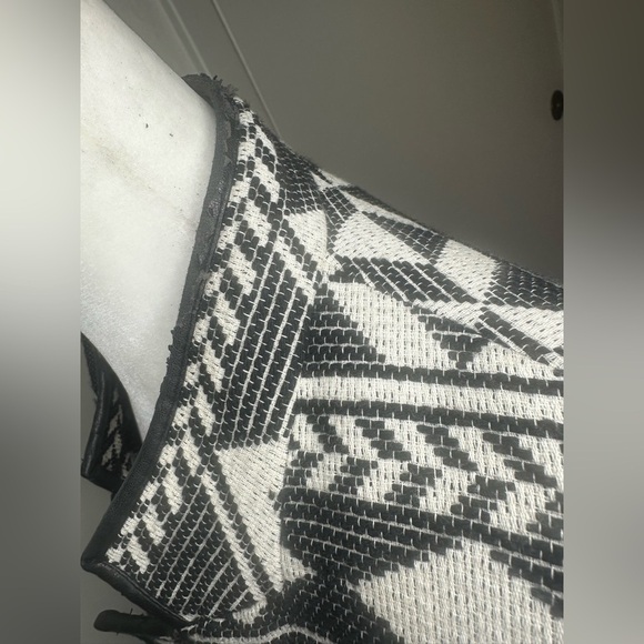 Zara Black and White Geometric Cape size XS - Picture 5 of 11